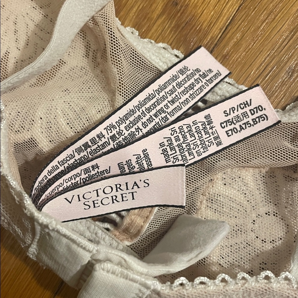 Victoria’s Secret Dream Angels Floral Bra - Picture 2 of 3
